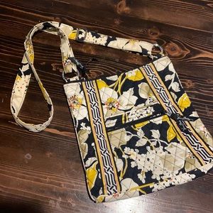 Vera Bradley Dogwood On the go crossbody